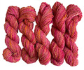 Handgesponnen wol: Roze met kleurtjes 2514